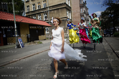 Gdansk. Festiwal Szekspirowski. Dziecieca parada festiwalowa...
