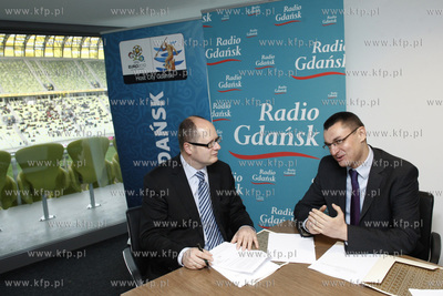 Gdansk. PGE Arena. Podpisanie umowy o wspolprace miedzy...