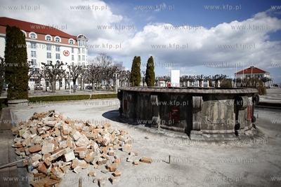 Sopot. Przygotowania do sezonu na molo. Nz rozpoczecie...