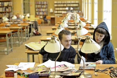 Gdansk. American Corner w budynku glownym WiMBP. Calodobowa...