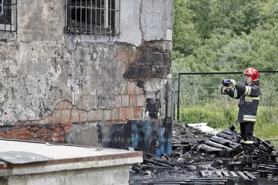 Pozar w punkcie odbioru towaru sklepow OLE OLE i RTV...