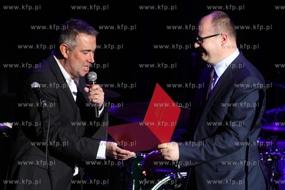 Siesta Festival.  Marcin Kydrynski otrzymuje Nagrode...