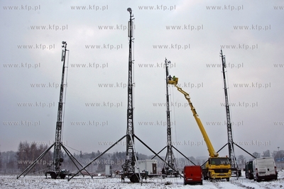 Tymczasowe maszty nadawcze w Rekowie Gornym kolo Pucka.
21.01.2015
fot....