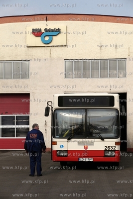 Zajezdnia autobusowa ZKM przy ul. Hallera w Gdańsku.
13.03.2015
fot....