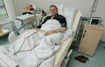 Ksiadz pralat Henryk Jankowski w klinice Swissmed....