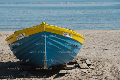 Sopot, plaża.  Nz.  Łódka rybacka.  6.05.2022 /...