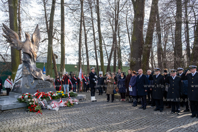 Sopot. Pomnik Armii Krajowej w parku im. sanitariuszki...