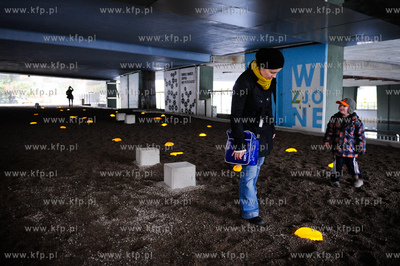 Gdansk. Ul. Szopy. Instalacja autorstwa Freda Hatta...