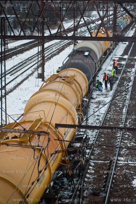 Gdansk. Zaspa. Wykolejenie pociagau towarowego przewozacego...