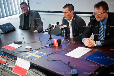 Gdynia. Port Jachtowy. Siedziba YKP Gdynia. Konferencja...