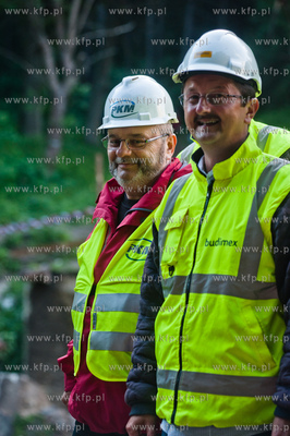 Wyburzanie Mostku Weisera na gdanskiej Strzyzy. Nz...