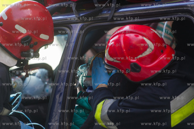 Gdansk. Cwiczenia Strazy Pozarnej na nowo budowanym...