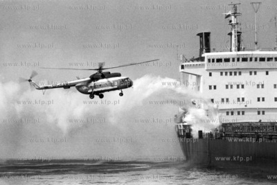 Ćwiczenia służb ratowniczych GUM i zespołu portowego...