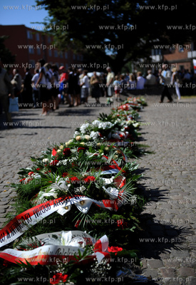 Gdansk. Msza Swieta na placu Obroncow Poczty Polskiej...