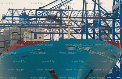 Gdansk. Estelle Maersk, jeden z najwiekszych kontenerowcow...