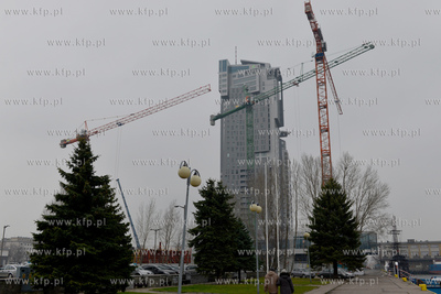 Gdynia. Na terenie sasiadujacym z apartamentowcem Sea...