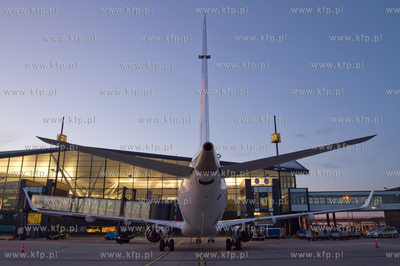 Port Lotniczy Gdansk. Nz. Airbus 320 linii Lufthansa.
01.07.2014
fot....