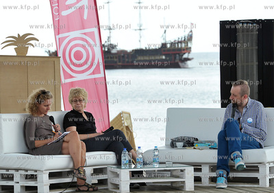 Sopot. Kulturalna Plaza Trojki k. klubu Atelier. Literacki...