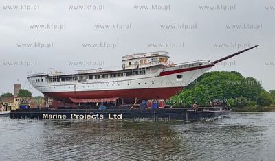 Transport kadluba do portu wewnetrzego w Gdansku szkolnego...