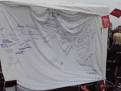 Ogólnopolski strajk kobiet w Gdyni na Skwerze Kościuszki....