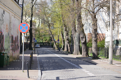 Sobota 25 kwietnia 2020 roku w Sopocie, godziny przedpołudniowe...