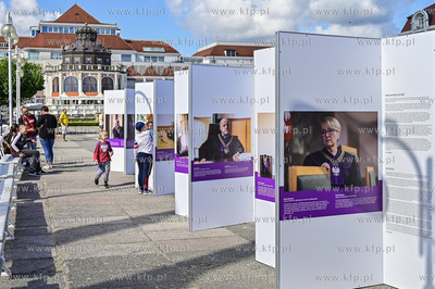 Sopot. Skwer Kuracyjny k. Molo. Wystawa fotografii...