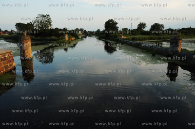 Gdansk, Motlawa tuz przed Grodza Kamienna.
16.07.2009
fot....