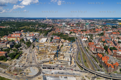 Budowa centrum handlowego Forum Gdańsk. Środkiem...