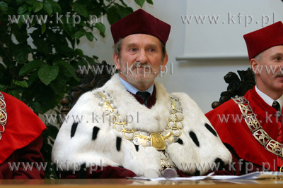 dr hab. Wojciech Przybylski - rektor AWF 24.11.2003...