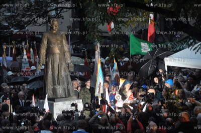Gdansk. Uroczyste odslaniecie pomnika Pralata Henryka...