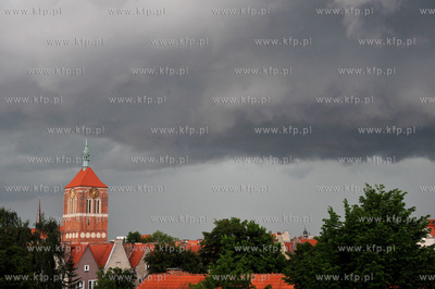 Gwaltowna burza przeszla nad Gdanskiem. 
20.05.2013
Fot....