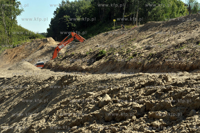 Wyburzanie ostatniego starego wiaduktu dawnej trasy...