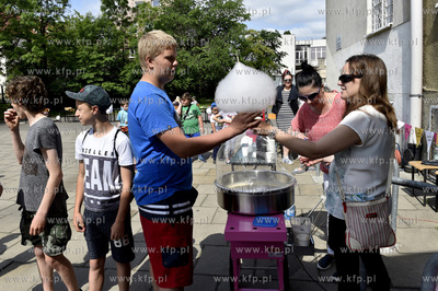 Festyn w ramach Dni Sąsiadów na terenie Szkoły Podstawowej...