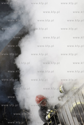 Gdansk Przymorze.Pozar wybuchl na piatym pietrze w...