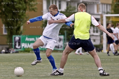 Gdansk Zaspa. Pilkarski turniej dzikich druzyn Do przerwy...