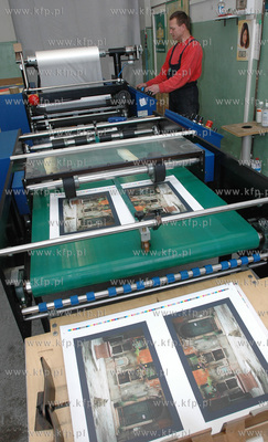 Licytacja majatku kurii gdanskiej. Licytowano foliarke...