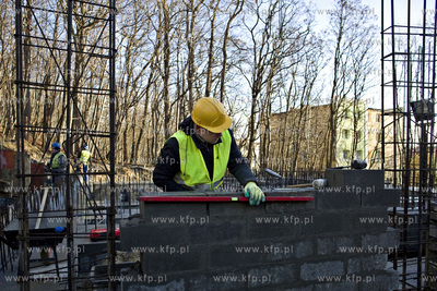 Uroczystość wmurowania kamienia węgielnego, pod
budowę...