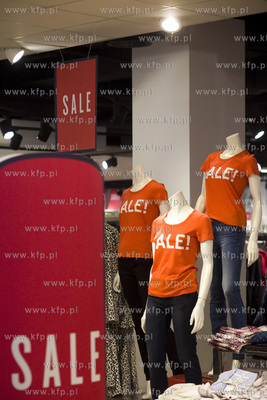 Wyprzedaże w Centrum Handlowym Manhattan w Gdańsku...