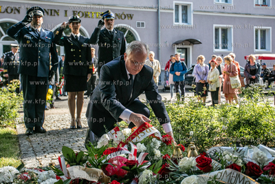 Złożenie kwiatów pod Pomnikiem Pamięci Ofiar Eksterminacji...