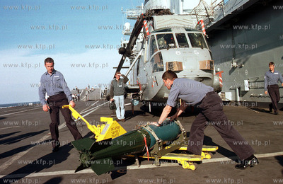 lotniskowiec HMS INVINCIBLE  fot. LUKASZ GLOWALA  KFP