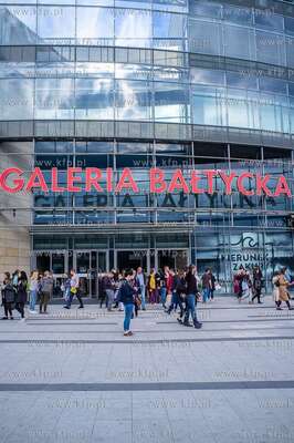Klienci zmuszeni zostali  do opuszczenia Galerii Bałtyckiej...