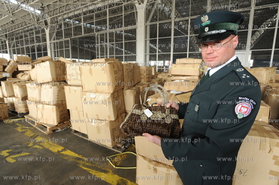 Funkcjonariusze Granicznego Referatu Zwalczania Przestepczosci...