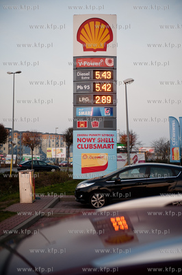 Gdansk. Orunia. Stacja Paliw Shell.
07.11.2011
fot....