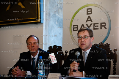 Gdansk. Ratusz Glownego Miasta. Konferencja prezentujaca...
