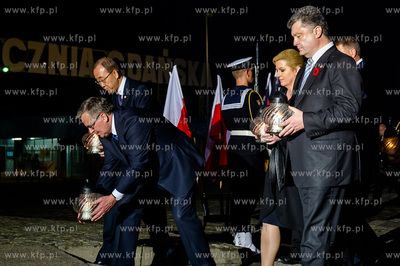 Gdansk. Plac Solidarnosci. Obchody 70. rocznicy zakonczenia...