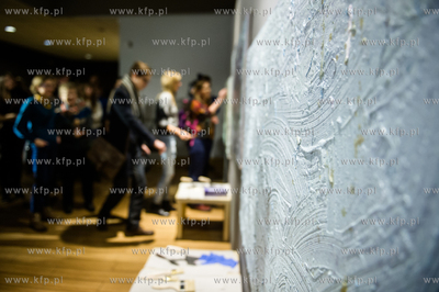 Gdansk. Klub Zak. Malarski performance Mikolaja Harmozy...