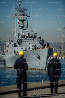 Port Wojenny w Gdyni Oksywiu. Przywitanie powracających...