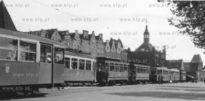Gdanskie tramwaje często jezdzily stadami, stad tez...