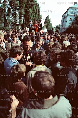 Strajk w Stoczni Gdanskiej im. Lenina Nz. ks. Henryk...