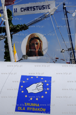 Morska Pielgrzymka Rybakow na lodziach na odpust sw....